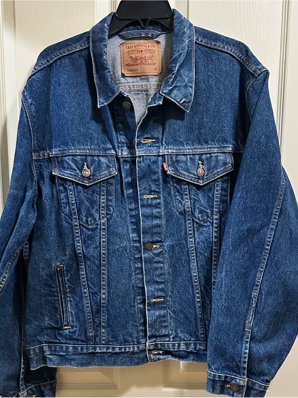 Vintage Levi's Men's Blue Denim Jacket - Classic Trucker Style size 46